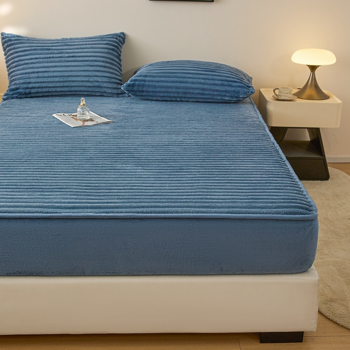 91家纺网 家纺一手货源 找家纺 欧邦 2025新款兔兔绒牛奶绒抽条床笠 抽条床笠-深蓝