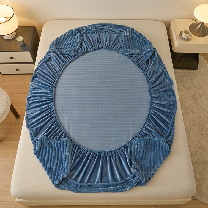 91家纺网 家纺一手货源 找家纺 欧邦 2025新款兔兔绒牛奶绒抽条床笠 抽条床笠-深蓝