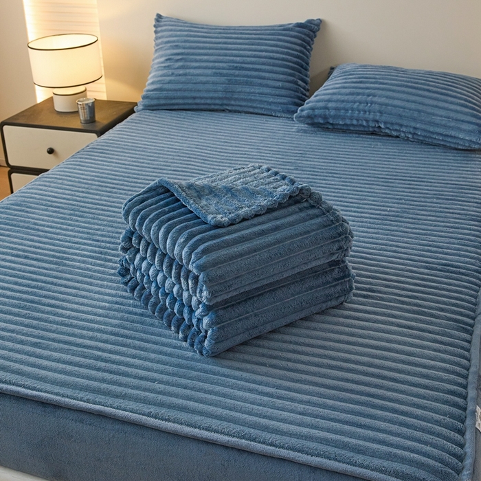 91家纺网 家纺一手货源 找家纺 欧邦 2025新款兔兔绒牛奶绒抽条床笠 抽条床笠-深蓝