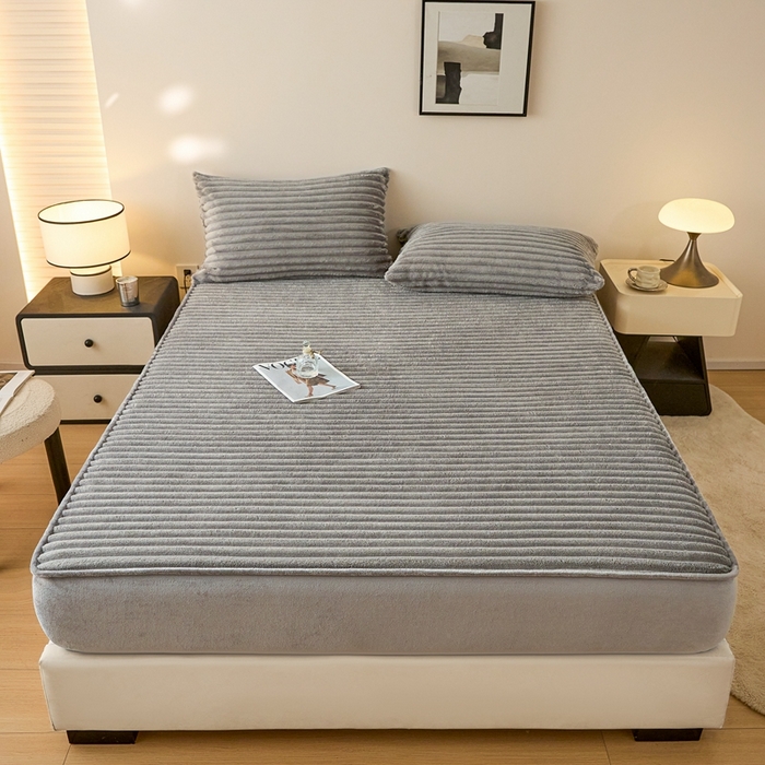 91家纺网 家纺一手货源 找家纺 欧邦 2025新款兔兔绒牛奶绒抽条床笠 抽条床笠-中灰