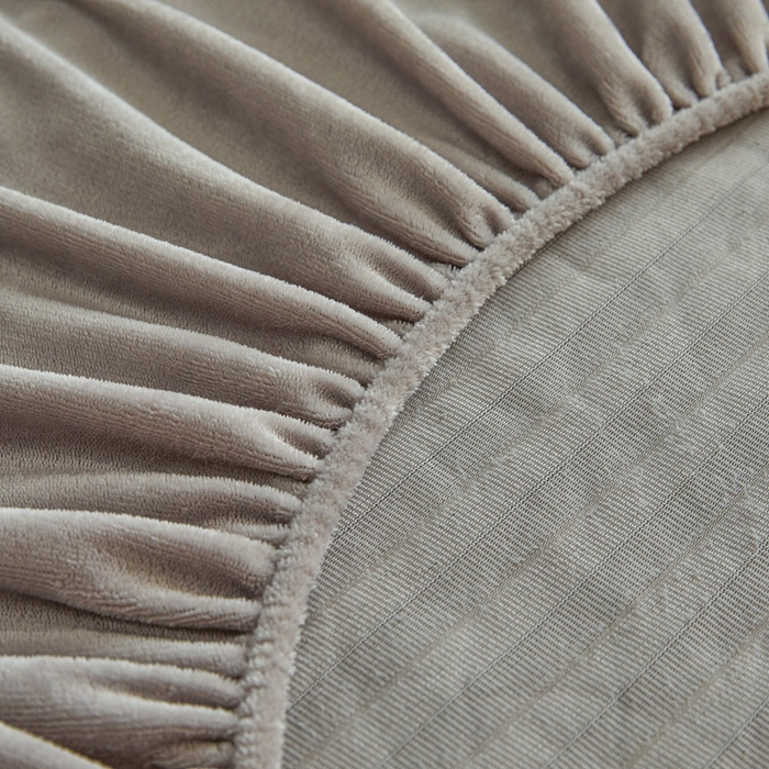 91家纺网 家纺一手货源 找家纺 欧邦 2025新款兔兔绒牛奶绒抽条床笠 抽条床笠-中灰