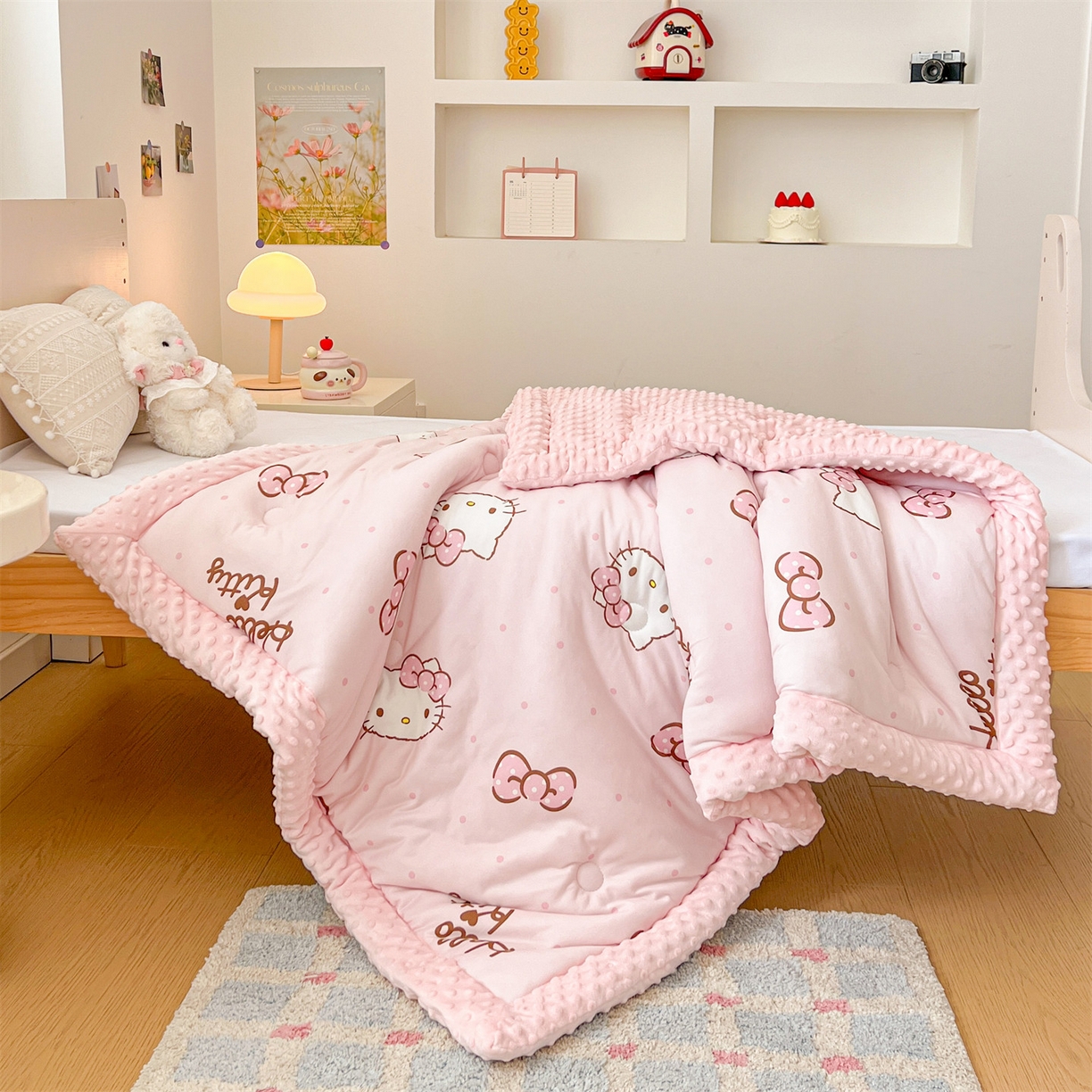 91家纺网 家纺一手货源 找家纺 名兮家居 2025秋冬新款母婴级经典奥特曼三丽鸥豆豆被 被子被芯 呆萌kt