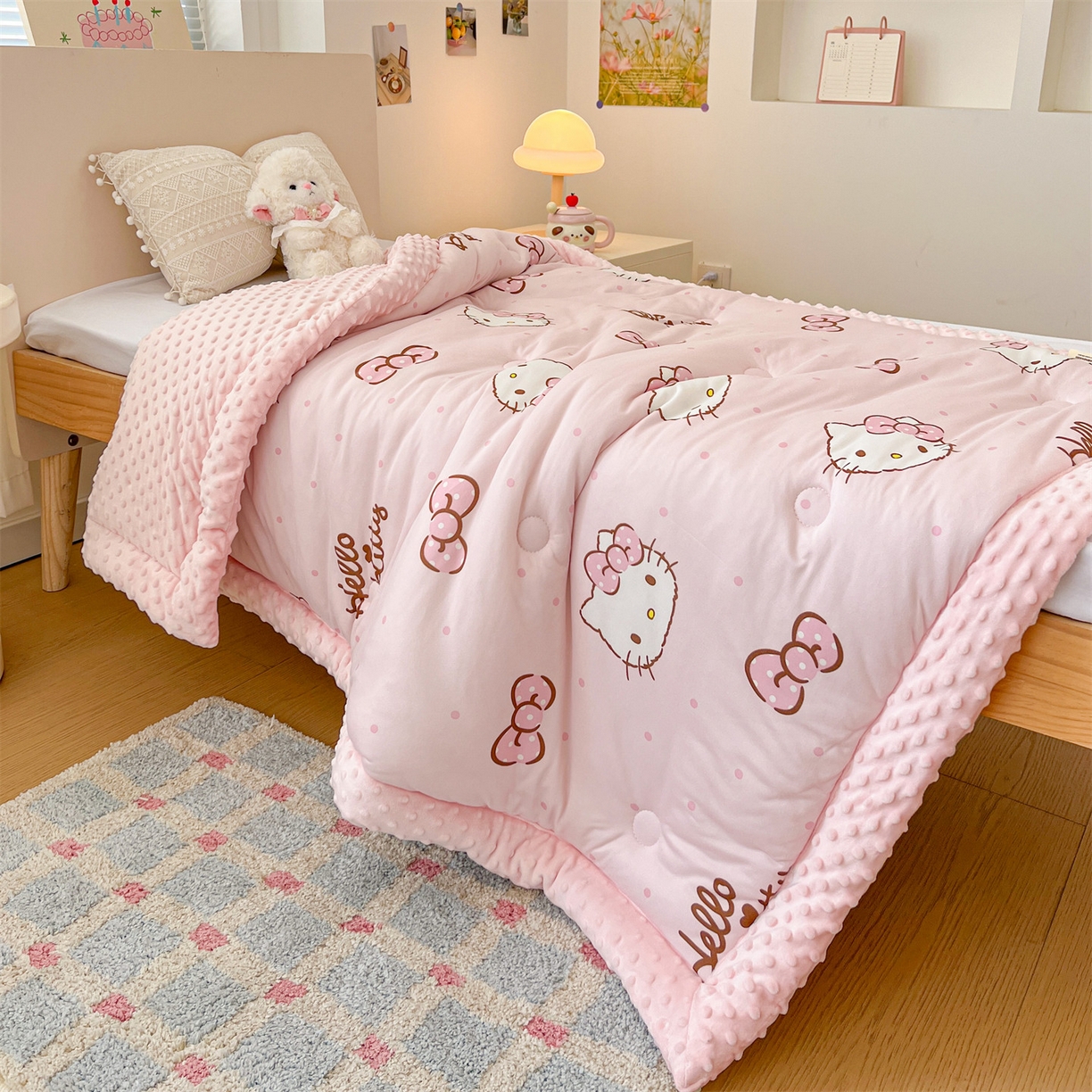 91家纺网 家纺一手货源 找家纺 名兮家居 2025秋冬新款母婴级经典奥特曼三丽鸥豆豆被 被子被芯 呆萌kt