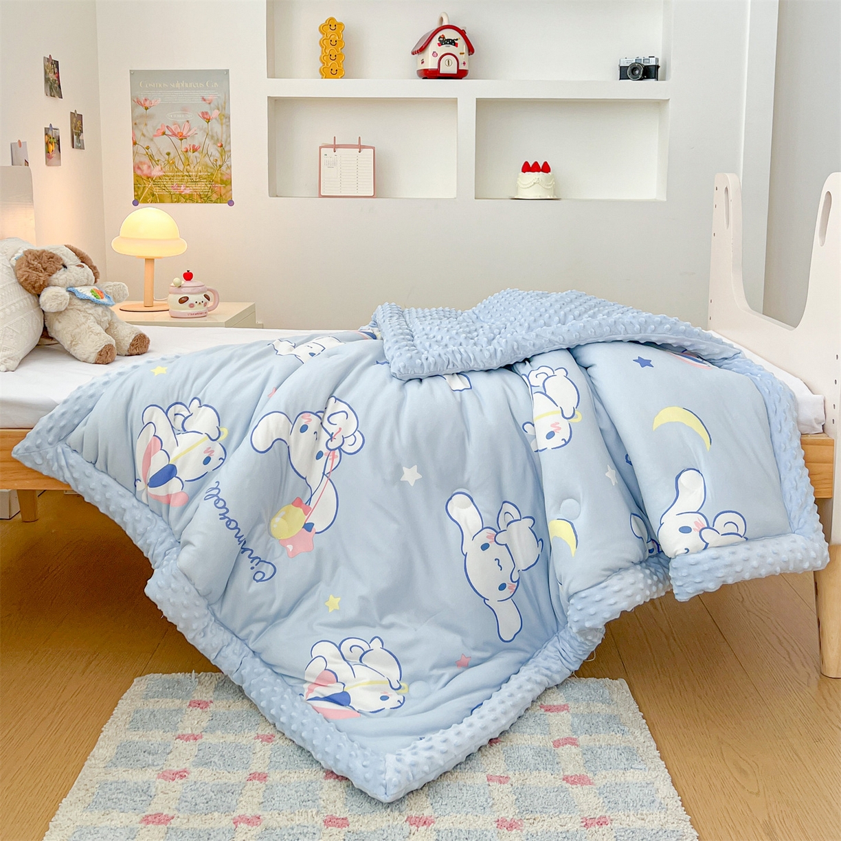 91家纺网 家纺一手货源 找家纺 名兮家居 2025秋冬新款母婴级经典奥特曼三丽鸥豆豆被 被子被芯 气球玉桂狗