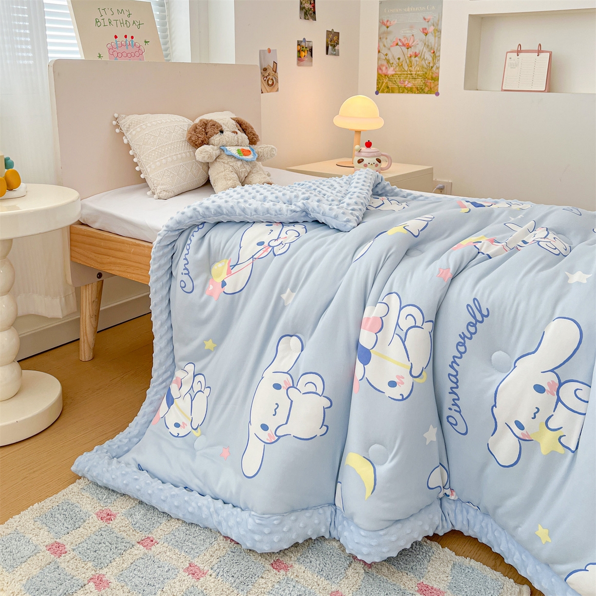 91家纺网 家纺一手货源 找家纺 名兮家居 2025秋冬新款母婴级经典奥特曼三丽鸥豆豆被 被子被芯 气球玉桂狗