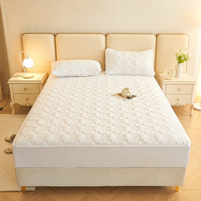 91家纺网 家纺一手货源 找家纺 小萌虎2025新款A类原棉大豆防水款夹棉床笠 方格花白