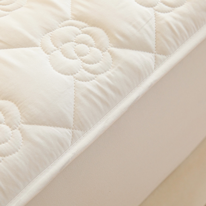 91家纺网 家纺一手货源 找家纺 小萌虎2025新款A类原棉大豆防水款夹棉床笠 方格花白