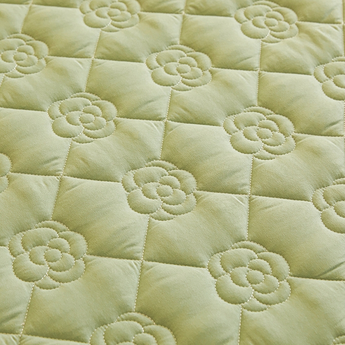 91家纺网 家纺一手货源 找家纺 小萌虎2025新款A类原棉大豆防水款夹棉床笠 方格花豆绿