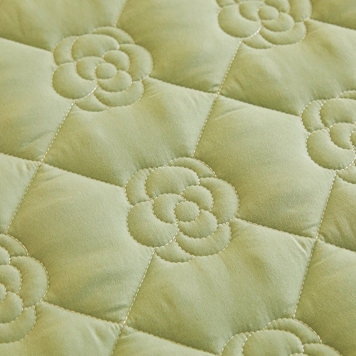 91家纺网 家纺一手货源 找家纺 小萌虎2025新款A类原棉大豆防水款夹棉床笠 方格花豆绿