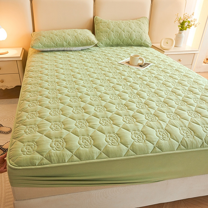 91家纺网 家纺一手货源 找家纺 小萌虎2025新款A类原棉大豆防水款夹棉床笠 方格花豆绿