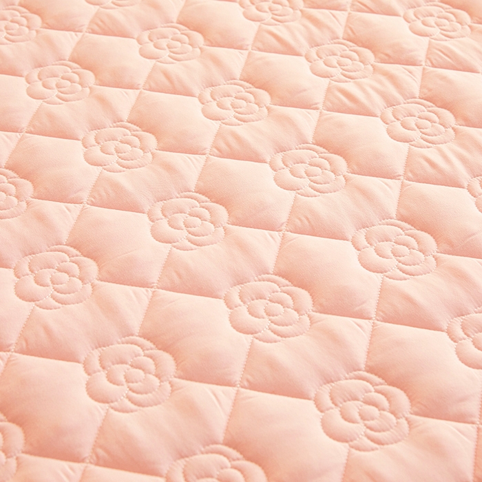 91家纺网 家纺一手货源 找家纺 小萌虎2025新款A类原棉大豆防水款夹棉床笠 方格花粉