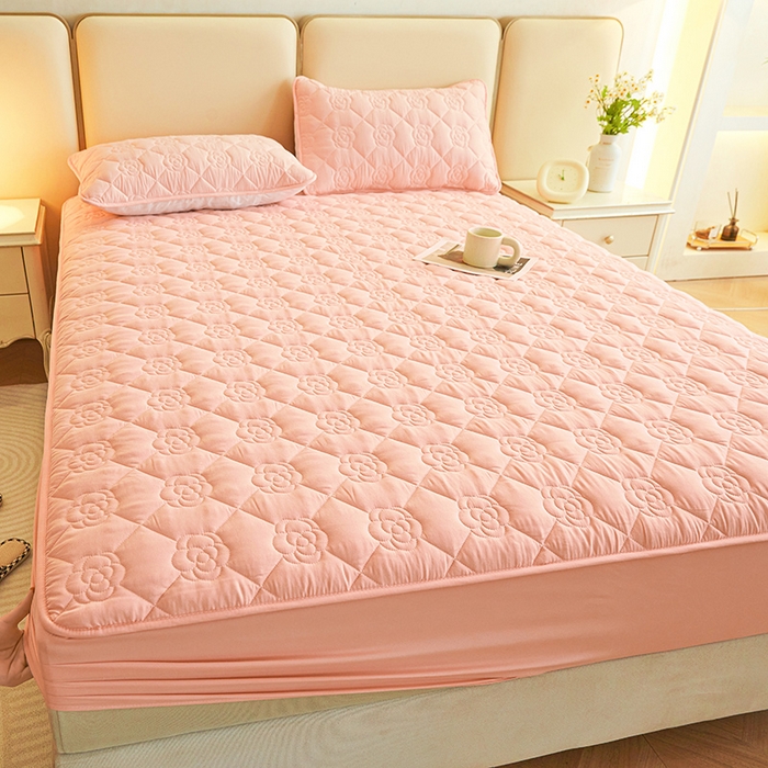 91家纺网 家纺一手货源 找家纺 小萌虎2025新款A类原棉大豆防水款夹棉床笠 方格花粉