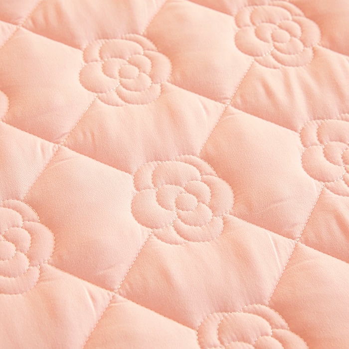 91家纺网 家纺一手货源 找家纺 小萌虎2025新款A类原棉大豆防水款夹棉床笠 方格花粉