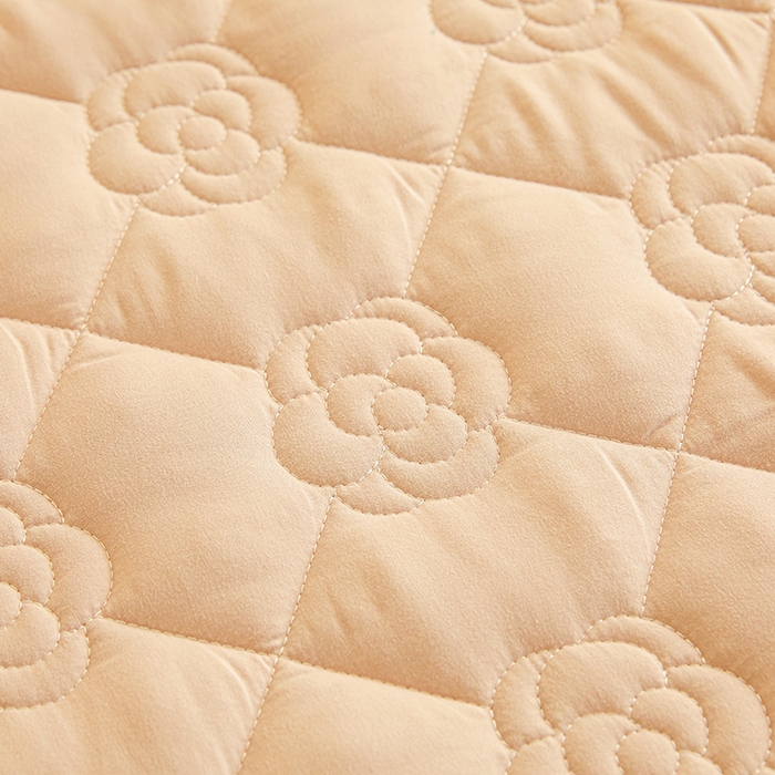 91家纺网 家纺一手货源 找家纺 小萌虎2025新款A类原棉大豆防水款夹棉床笠 方格花咖