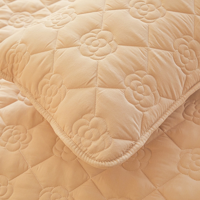 91家纺网 家纺一手货源 找家纺 小萌虎2025新款A类原棉大豆防水款夹棉床笠 方格花咖