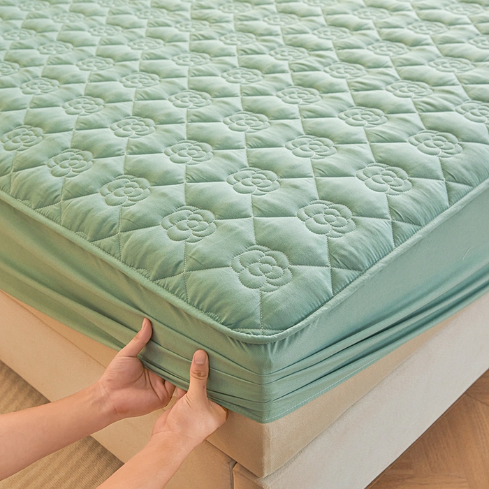 91家纺网 家纺一手货源 找家纺 小萌虎2025新款A类原棉大豆防水款夹棉床笠 方格花蓝