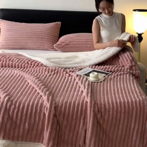 91家纺网 家纺一手货源 找家纺 欧邦  2025新款双层条纹羊羔绒毛毯 双层毯-豆沙