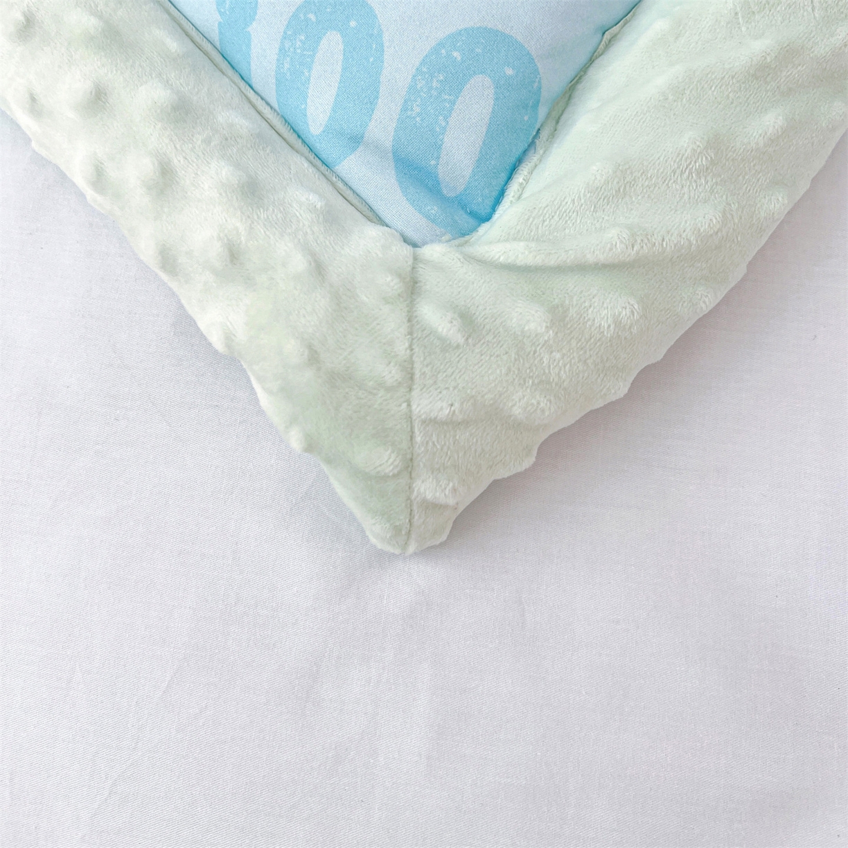 91家纺网 家纺一手货源 找家纺 名兮家居 2025秋冬新款母婴级经典奥特曼三丽鸥豆豆被 被子被芯 世界杯