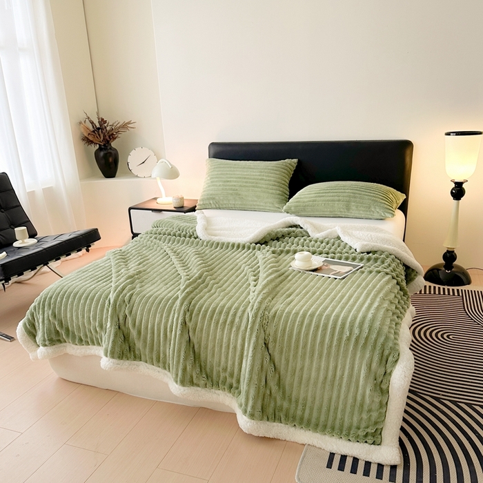 91家纺网 家纺一手货源 找家纺 欧邦  2025新款双层条纹羊羔绒毛毯 双层毯-绿茶