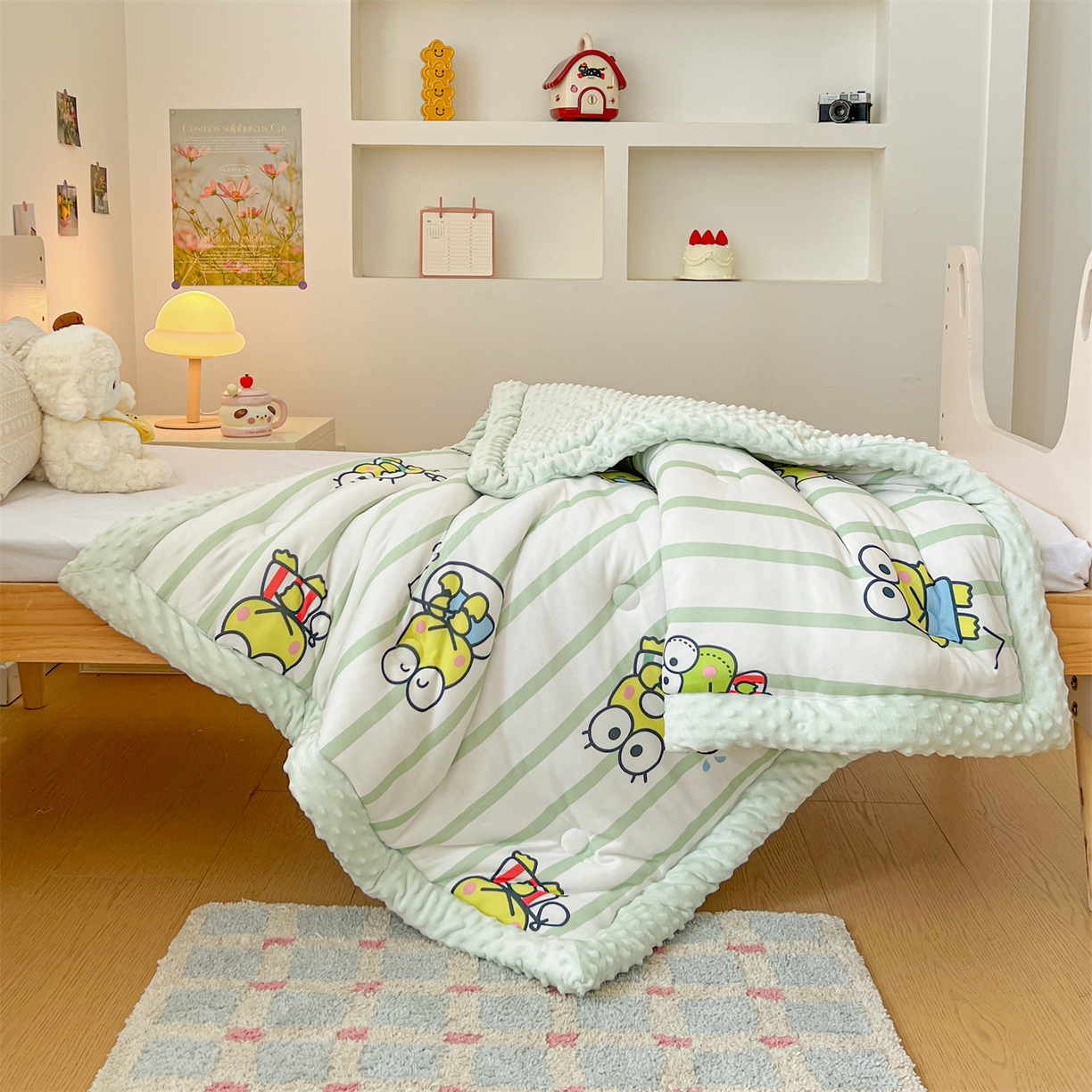 91家纺网 家纺一手货源 找家纺 名兮家居 2025秋冬新款母婴级经典奥特曼三丽鸥豆豆被 被子被芯 条纹大眼蛙