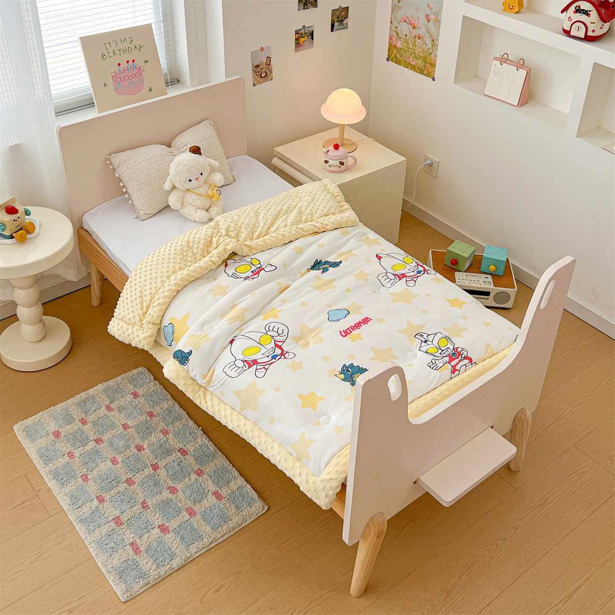 91家纺网 家纺一手货源 找家纺 名兮家居 2025秋冬新款母婴级经典奥特曼三丽鸥豆豆被 被子被芯 星星奥特曼