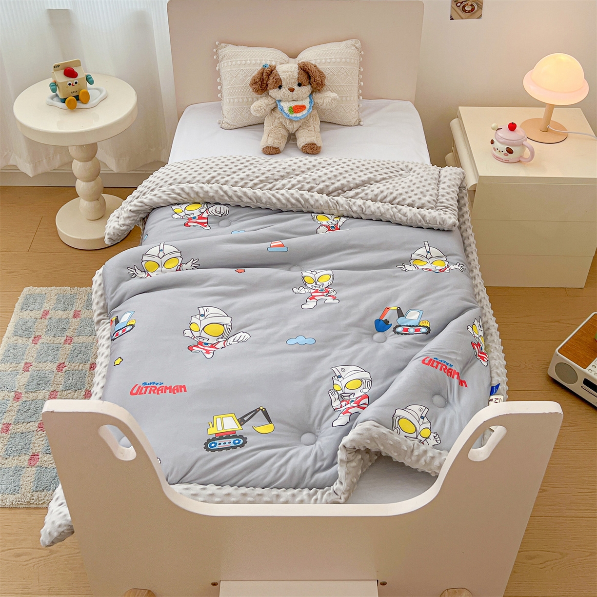 91家纺网 家纺一手货源 找家纺 名兮家居 2025秋冬新款母婴级经典奥特曼三丽鸥豆豆被 被子被芯 宇宙小分队