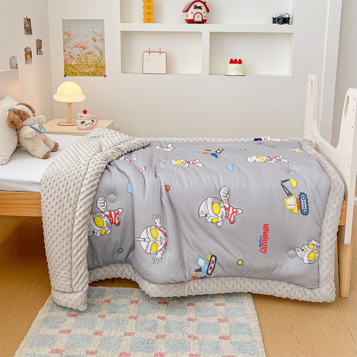 91家纺网 家纺一手货源 找家纺 名兮家居 2025秋冬新款母婴级经典奥特曼三丽鸥豆豆被 被子被芯 宇宙小分队