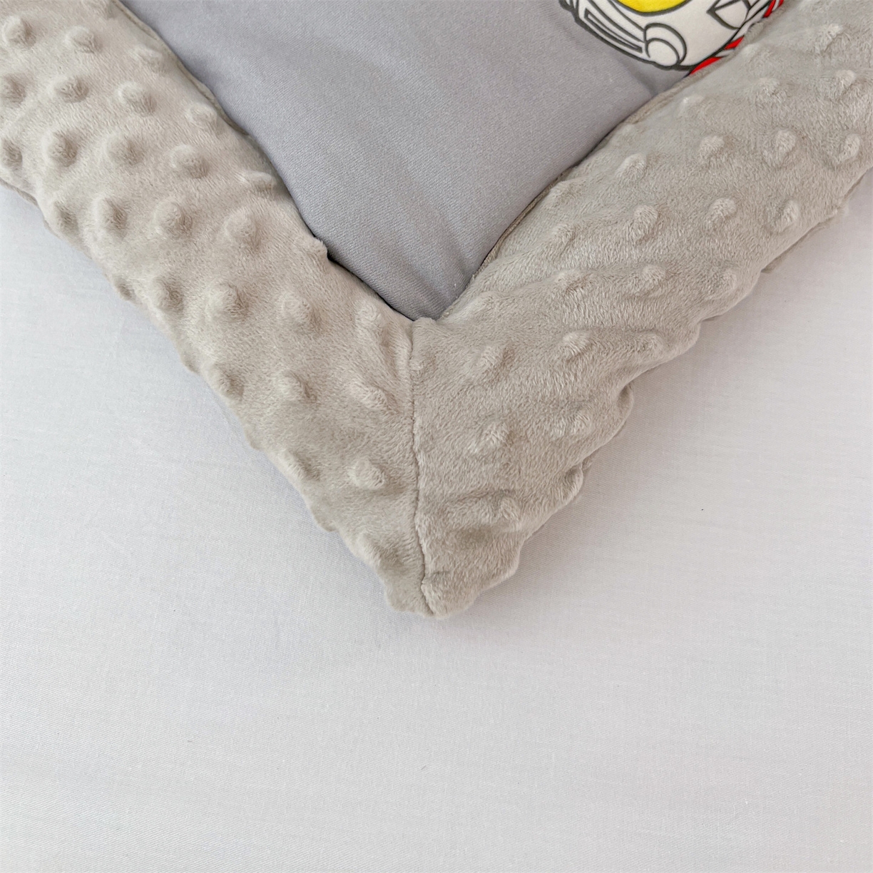 91家纺网 家纺一手货源 找家纺 名兮家居 2025秋冬新款母婴级经典奥特曼三丽鸥豆豆被 被子被芯 宇宙小分队