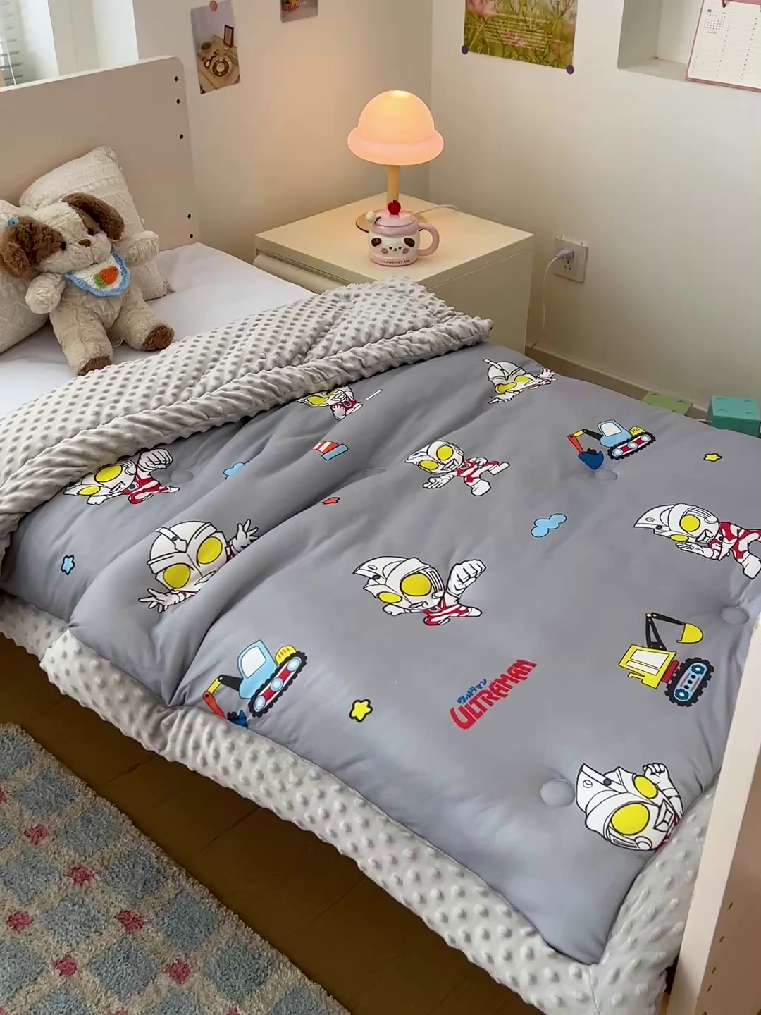 91家纺网 家纺一手货源 找家纺 名兮家居 2025秋冬新款母婴级经典奥特曼三丽鸥豆豆被 被子被芯 宇宙小分队