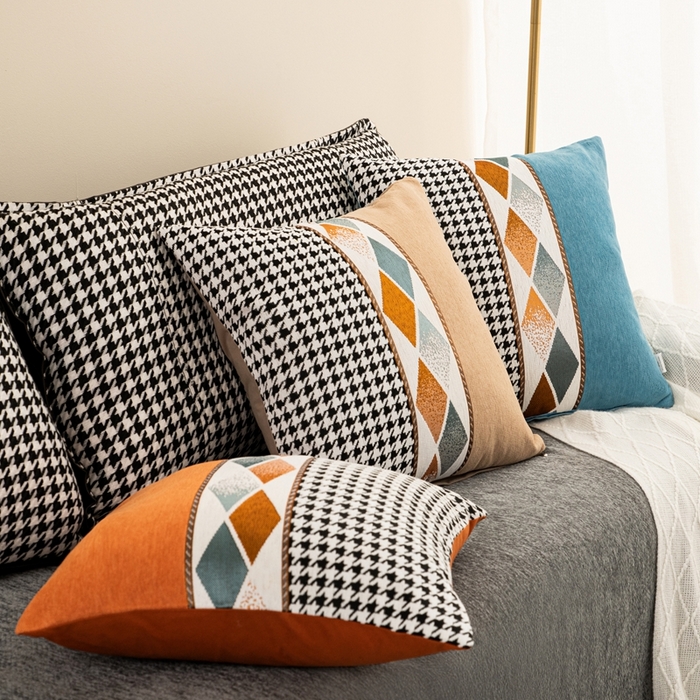 91家纺网 家纺一手货源 找家纺 新奇异 2025新款仿超柔雪尼尔提花千鸟格方块抱枕 组合图仅供展示