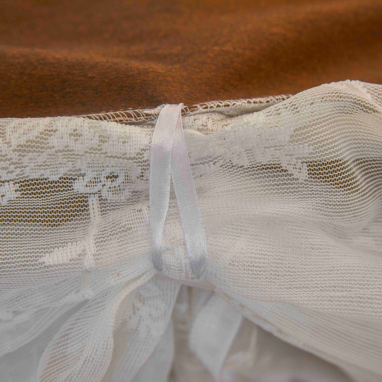 91家纺网 家纺一手货源 找家纺 （总）卓尔居 2025新款学生遮光唯美蕾丝床帘-朝颜