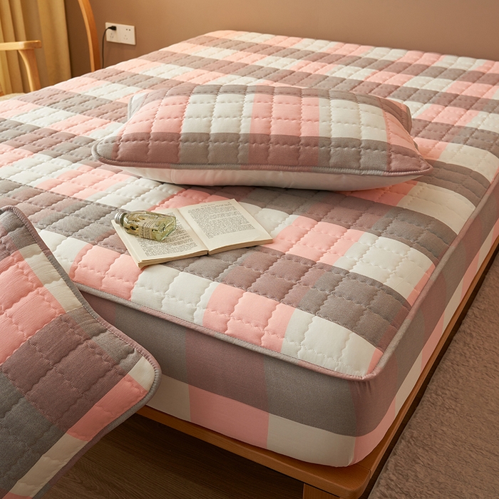 91家纺网 家纺一手货源 找家纺 小萌虎2025新款无印风格水洗棉麻夹棉床笠 粉灰大格