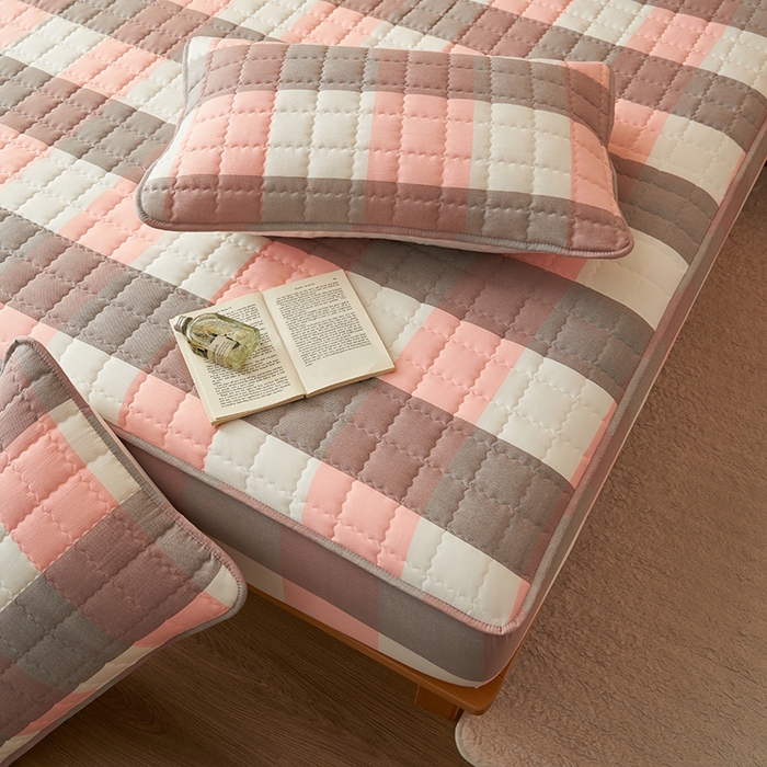 91家纺网 家纺一手货源 找家纺 小萌虎2025新款无印风格水洗棉麻夹棉床笠 粉灰大格