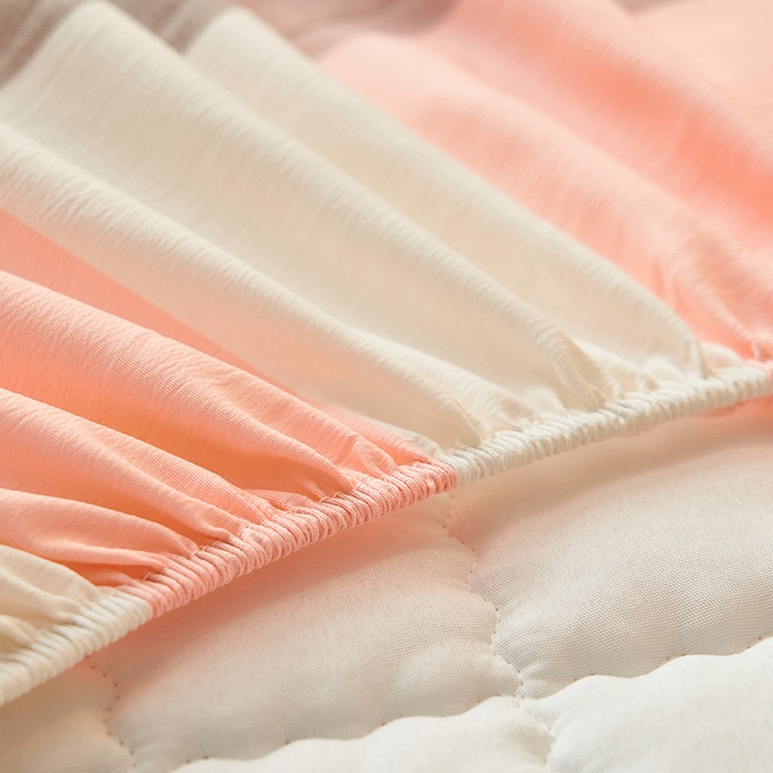 91家纺网 家纺一手货源 找家纺 小萌虎2025新款无印风格水洗棉麻夹棉床笠 粉灰大格