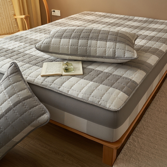 91家纺网 家纺一手货源 找家纺 小萌虎2025新款无印风格水洗棉麻夹棉床笠 灰白大格