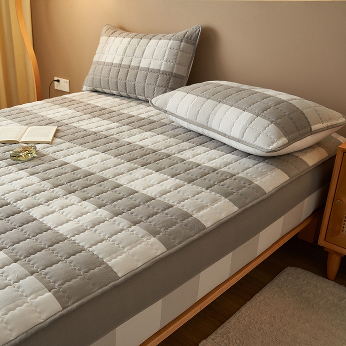 91家纺网 家纺一手货源 找家纺 小萌虎2025新款无印风格水洗棉麻夹棉床笠 灰白大格