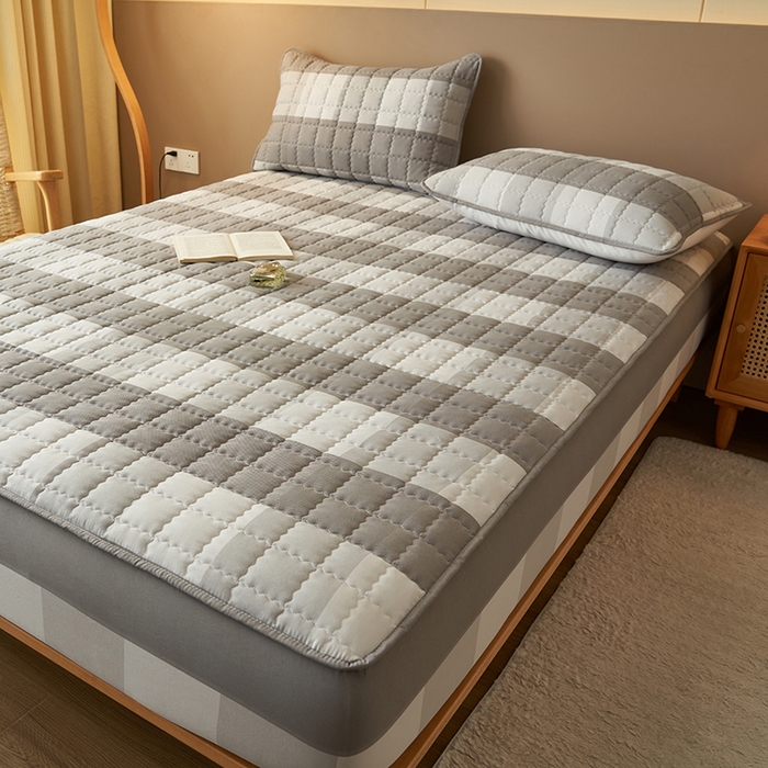 91家纺网 家纺一手货源 找家纺 小萌虎2025新款无印风格水洗棉麻夹棉床笠 灰白大格