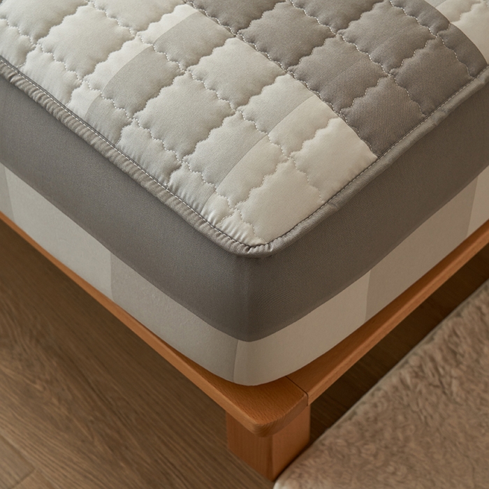 91家纺网 家纺一手货源 找家纺 小萌虎2025新款无印风格水洗棉麻夹棉床笠 灰白大格