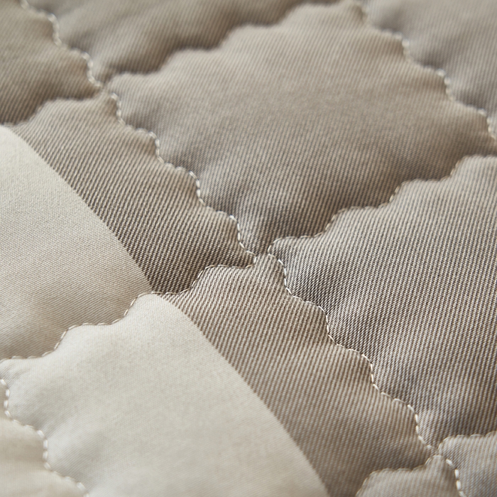 91家纺网 家纺一手货源 找家纺 小萌虎2025新款无印风格水洗棉麻夹棉床笠 灰白大格