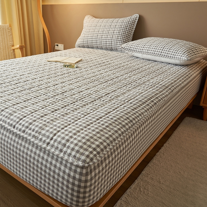 91家纺网 家纺一手货源 找家纺 小萌虎2025新款无印风格水洗棉麻夹棉床笠 灰小格