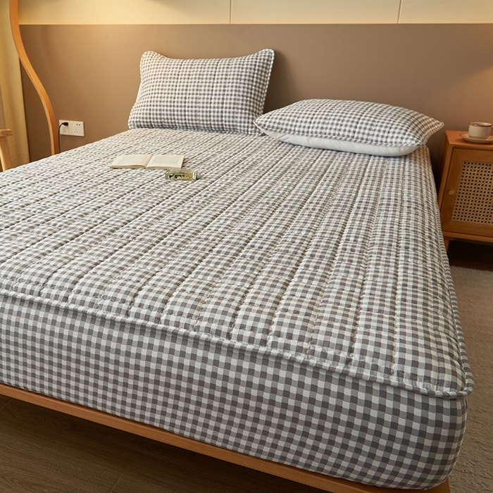 91家纺网 家纺一手货源 找家纺 小萌虎2025新款无印风格水洗棉麻夹棉床笠 灰小格