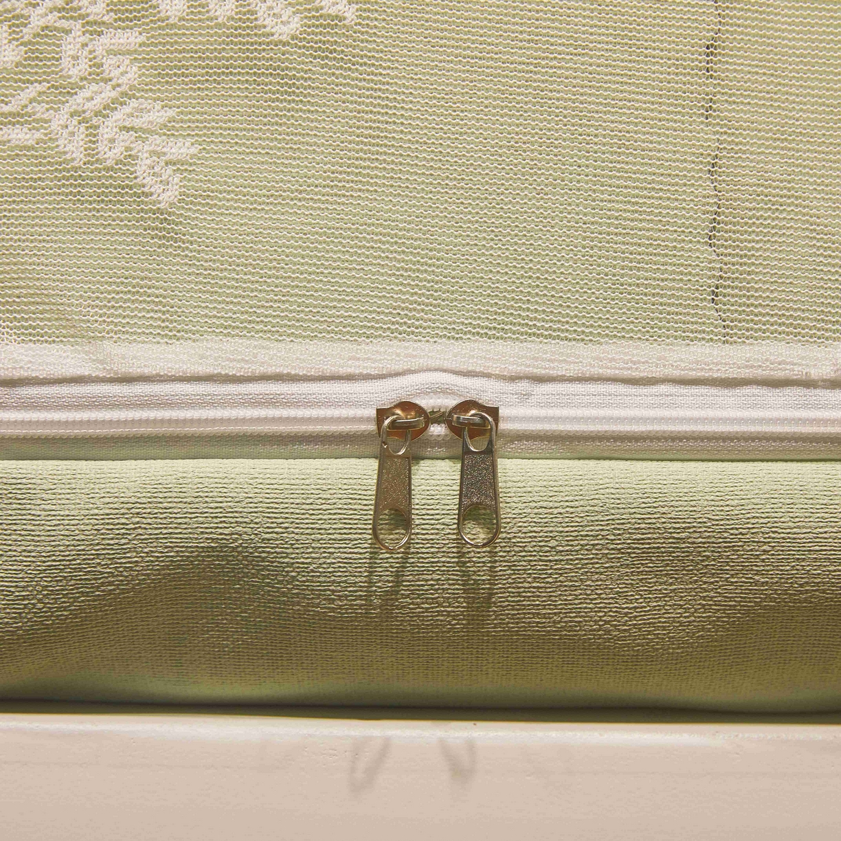 91家纺网 家纺一手货源 找家纺 卓尔居 2025新款学生遮光唯美蕾丝床帘-朝颜 朝颜-绿