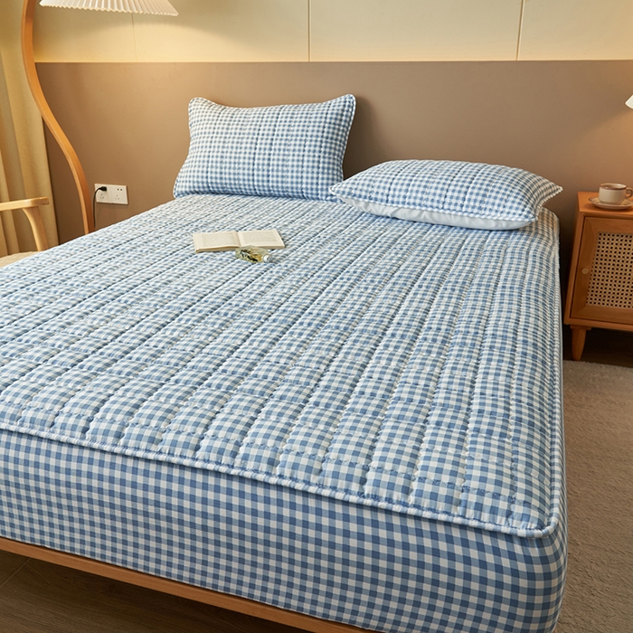 91家纺网 家纺一手货源 找家纺 小萌虎2025新款无印风格水洗棉麻夹棉床笠 蓝小格