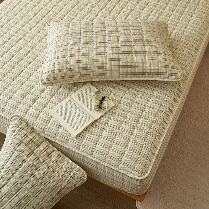 91家纺网 家纺一手货源 找家纺 小萌虎2025新款无印风格水洗棉麻夹棉床笠 绿小格