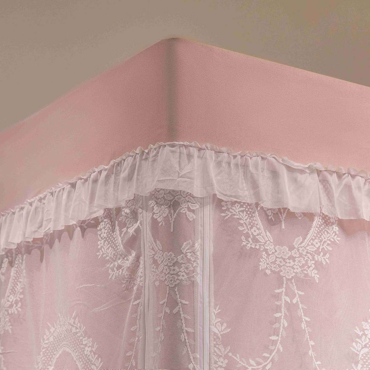 91家纺网 家纺一手货源 找家纺 卓尔居 2025新款学生遮光唯美蕾丝床帘-朝颜 朝颜-粉