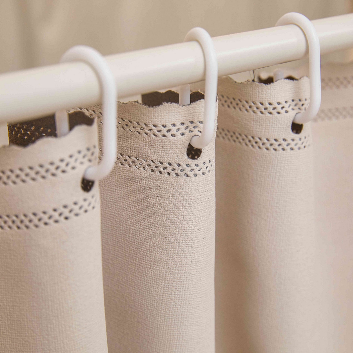 91家纺网 家纺一手货源 找家纺 卓尔居 2025新款学生遮光唯美蕾丝床帘-朝颜 朝颜-米