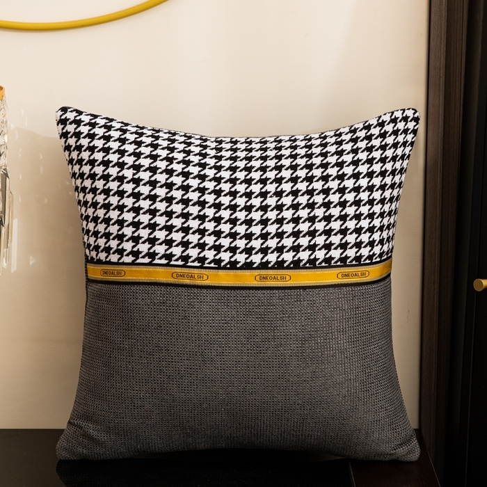 91家纺网 家纺一手货源 找家纺 （总）新奇异 2025新款千鸟格拼接抱枕 （支持定制）