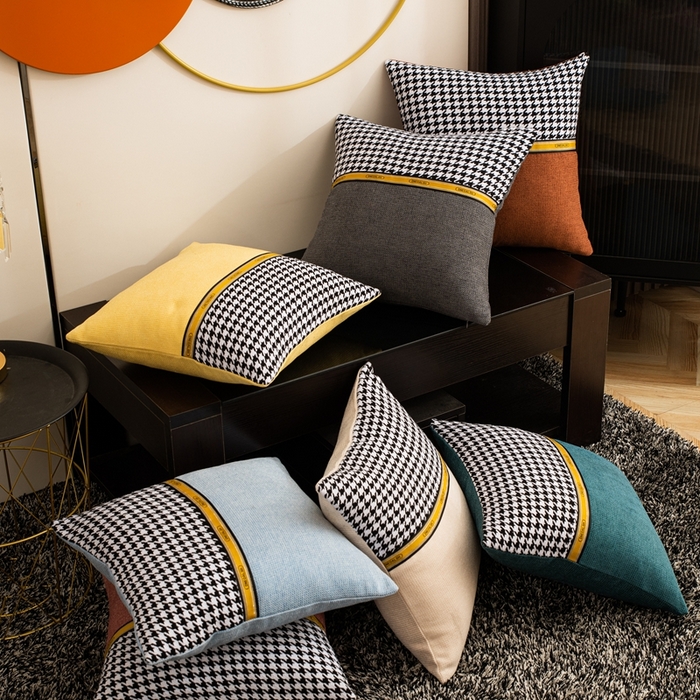 91家纺网 家纺一手货源 找家纺 （总）新奇异 2025新款千鸟格拼接抱枕 （支持定制）