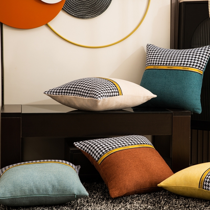 91家纺网 家纺一手货源 找家纺 新奇异 2025新款千鸟格拼接抱枕 （支持定制） 组合图仅供展示