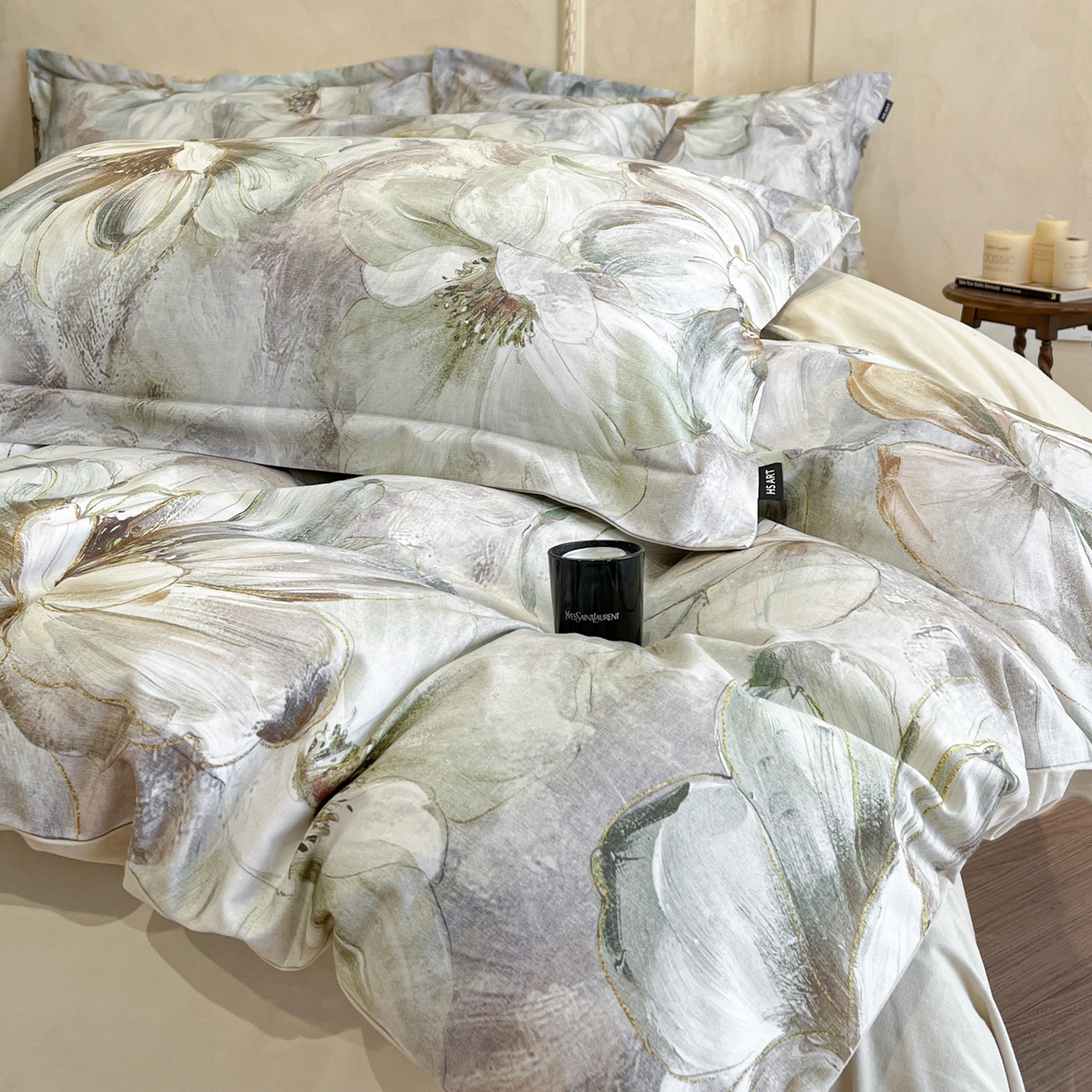 91家纺网 家纺一手货源 找家纺 禾时 2025新款全棉超柔数码印花磨毛四件套（32x21磨毛） 花开宿语（灰）